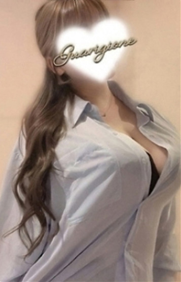 愛咲　みいな